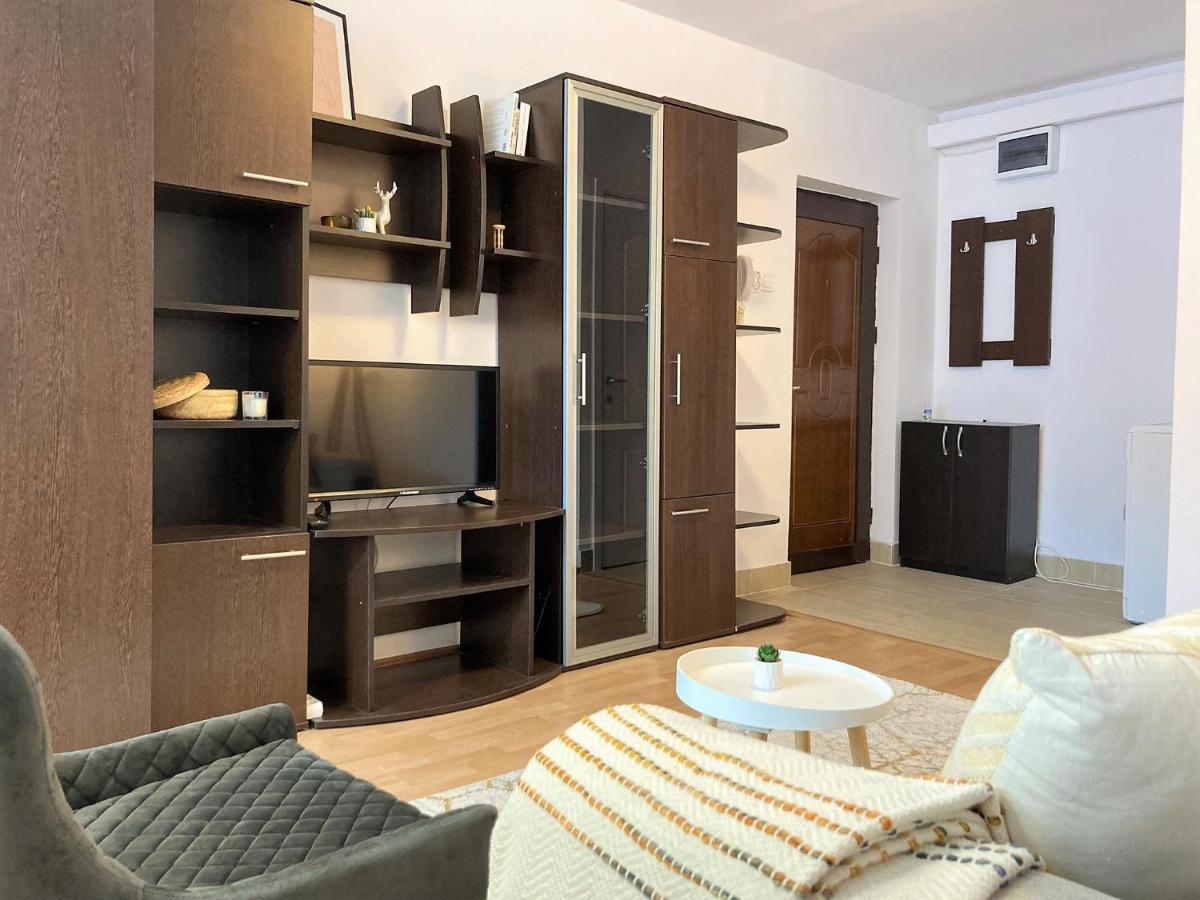 Lovely Apartment In A Quiet Area Κλουζ-Ναπόκα Εξωτερικό φωτογραφία